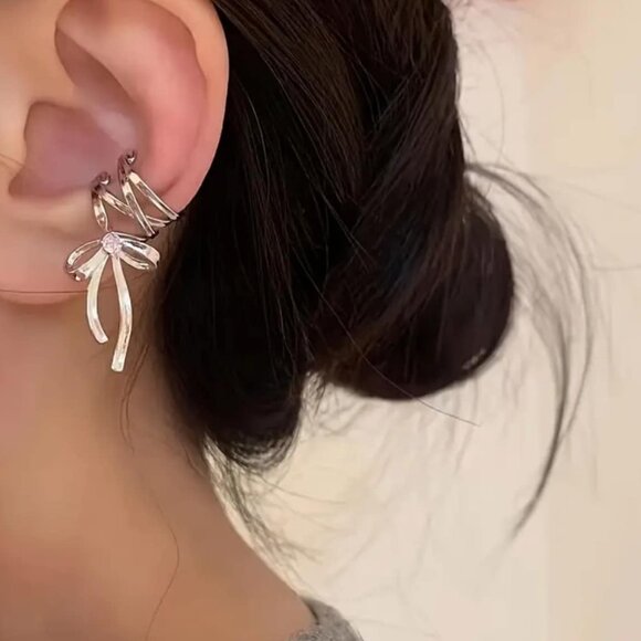 Women's Brand New Set Silver Wrapped Bow Ear Cuff with Pink Crystal Accent Stone - Picture 2 of 4